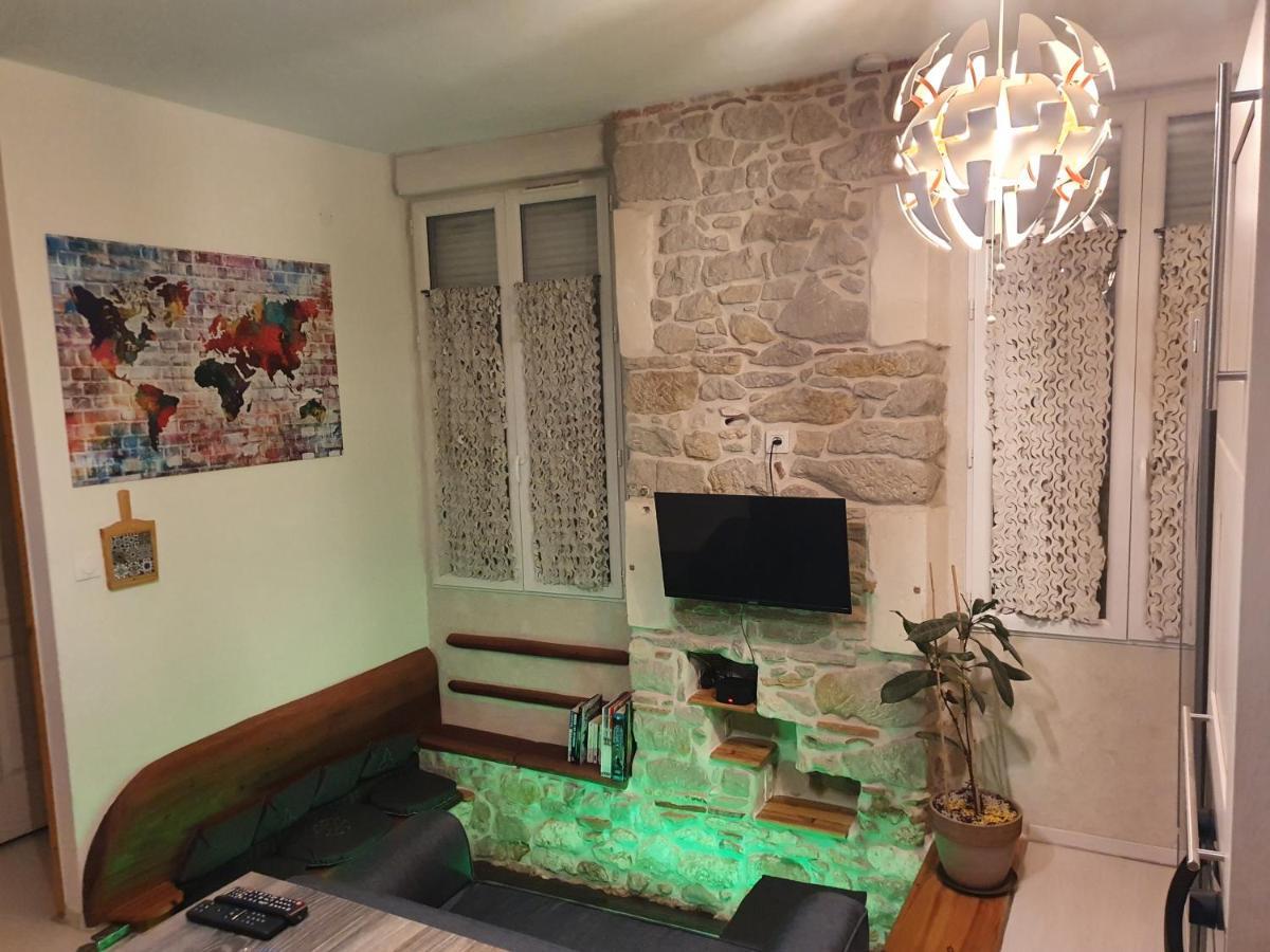 Racine De Pierre Apartment กัสทร์ ภายนอก รูปภาพ